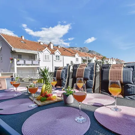 Apartment Ela Omis Exterior photo