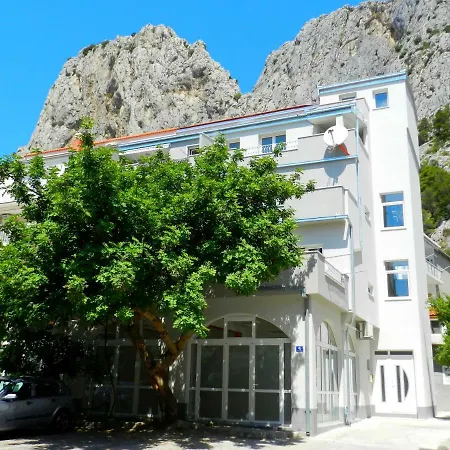 Apartment Ela Omis Exterior photo