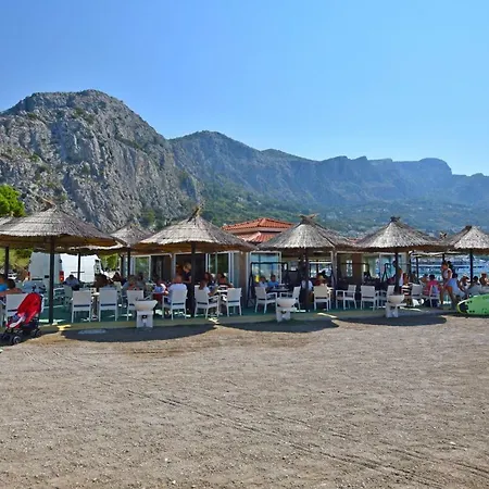 Apartment Ela Omis Exterior photo