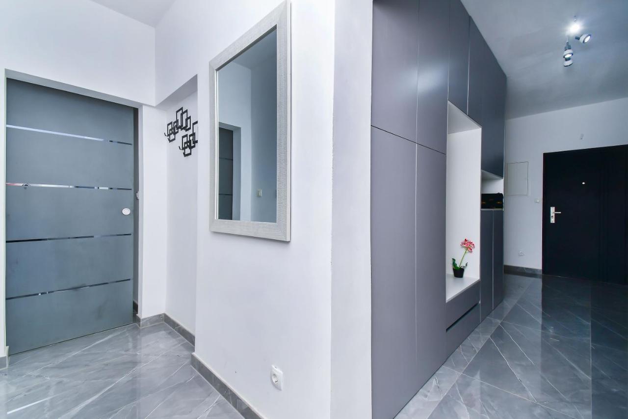 Ela Apartment